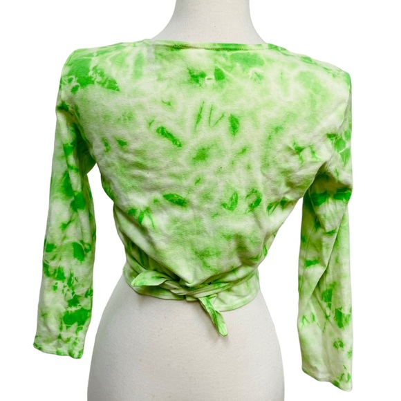 VINTAGE Suzie Where Y2K Green and White Tie Dye Wrap Front Shirt Women’s Medium - Picture 5 of 8